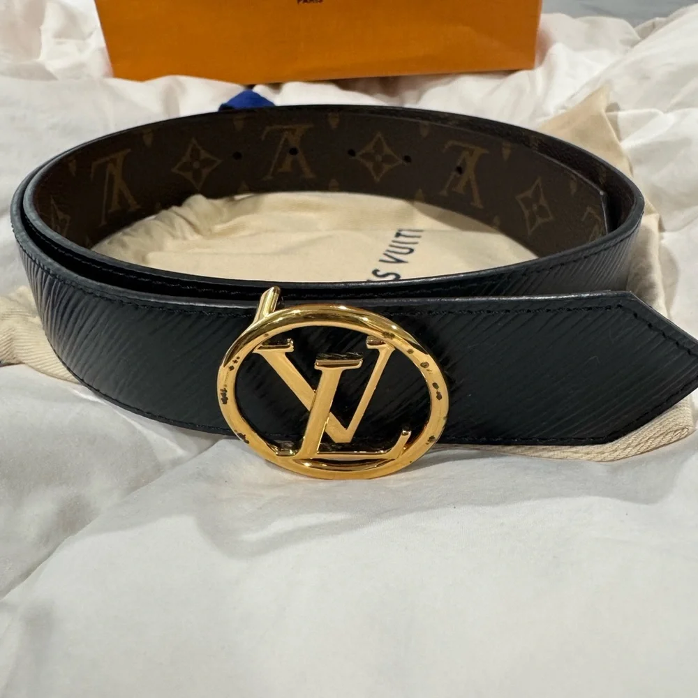 Reversible Louis Vuitton Monogram Belt with Gold Buckle - Picture 4 of 9